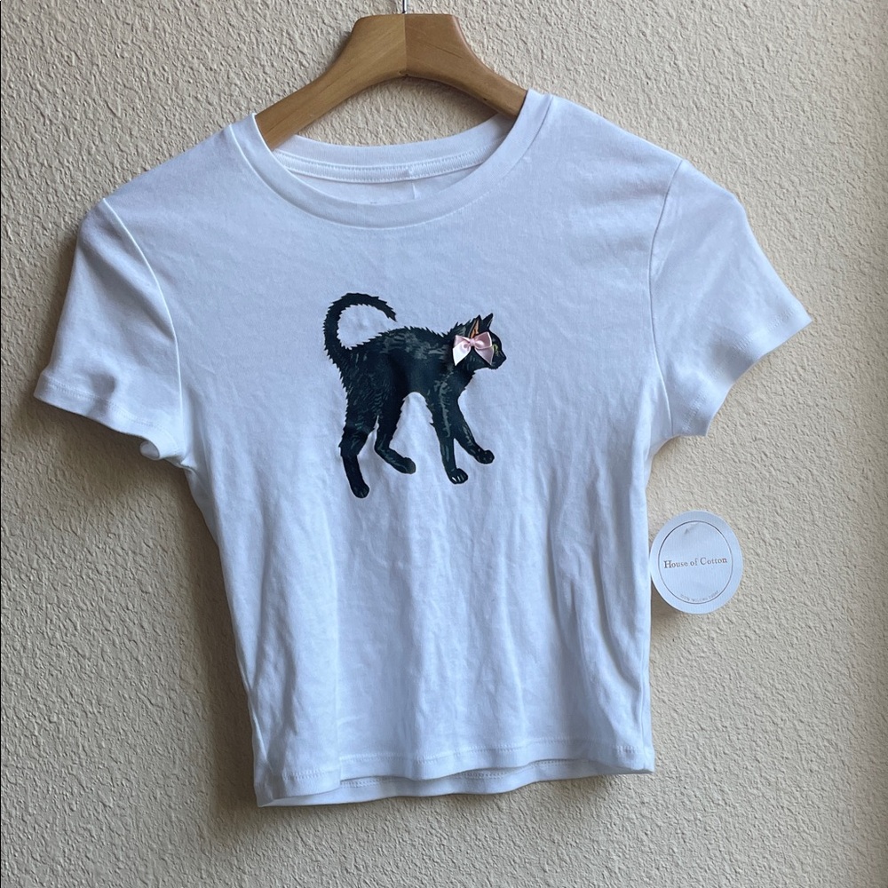 Black Cat Graphic White T-Shirt, NWT, small